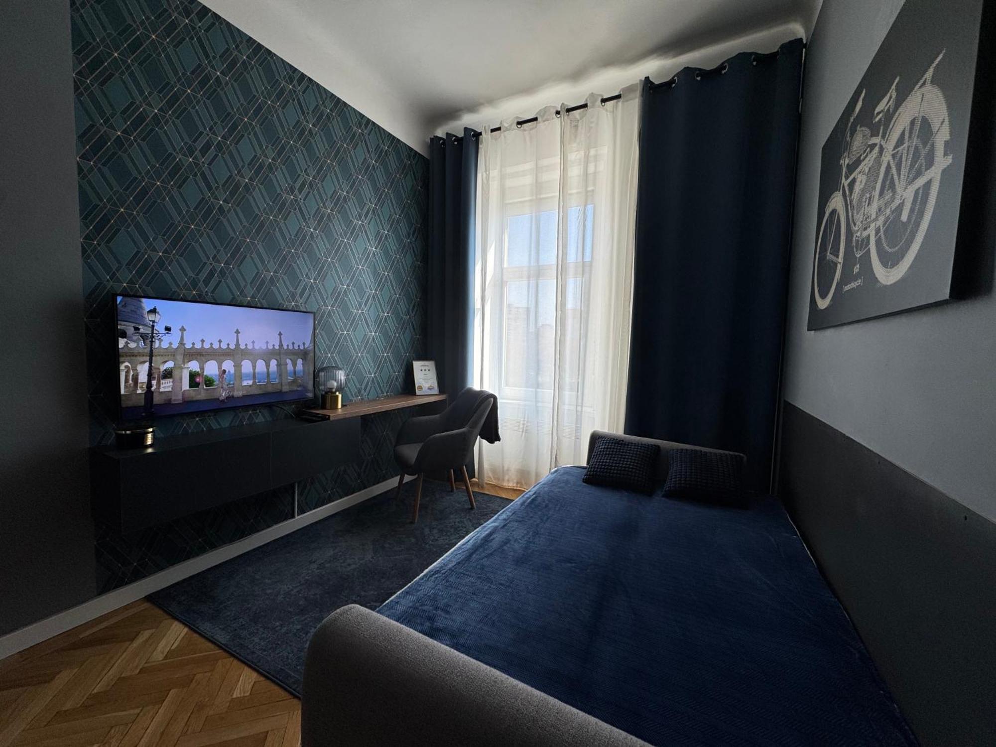 Tarsashazi Lakas Budapesten Koezel Mindenhez Apartament *